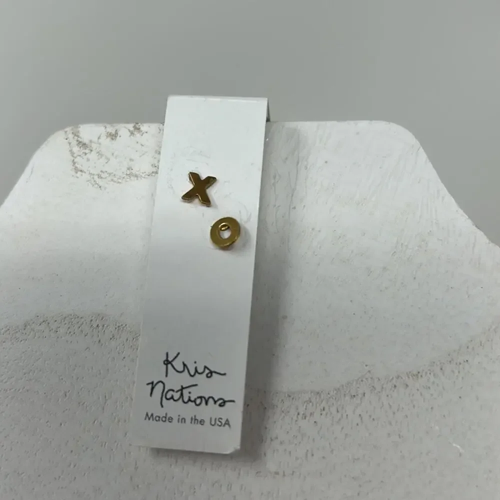 Kris Nations 2 Pc Gold Tone LOVE Necklace & Earrings NWT  Size 16-18 inches